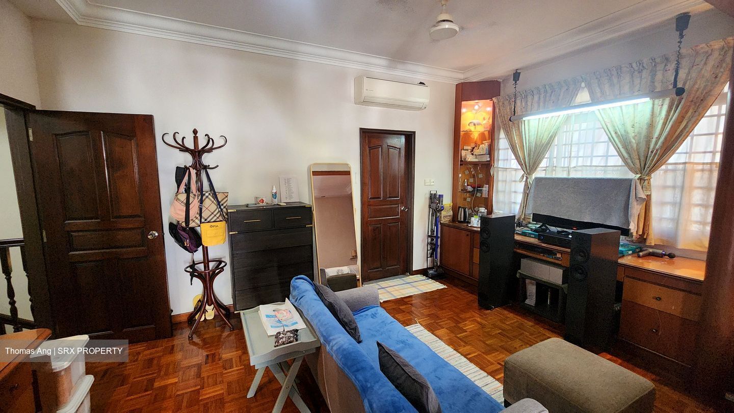 Lim Ah Pin Road (D19), Terrace #505589461